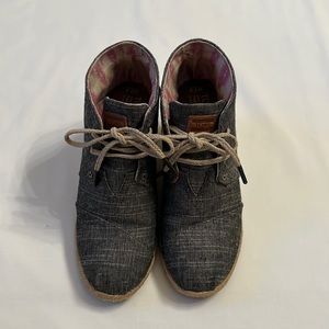 TOMS Gray Chambray Denim Desert Wedge Lace-Up Espadrille Shoes Boots Size W7.5